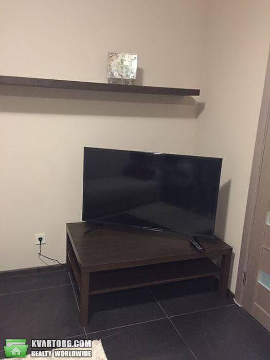 Rent out 2-room apartment. Киев, Деловая — photo 2