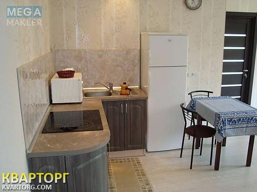 Rent out 2-room apartment. Киев, Соляная — photo 2