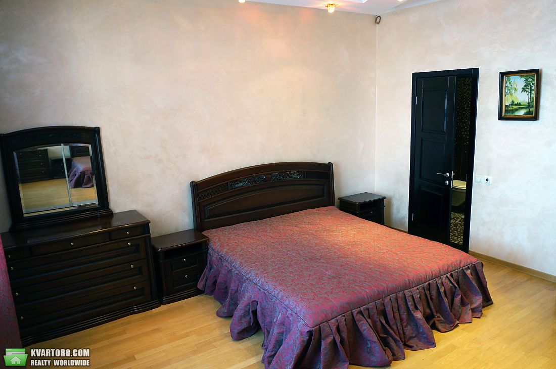 Rent out 4-room apartment. Киев,  Щорса — photo 7