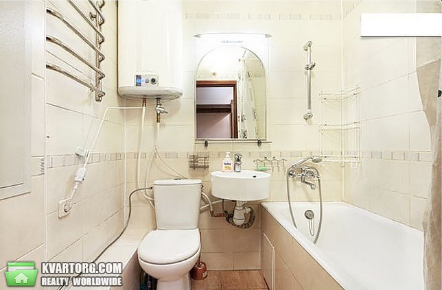 Rent out 2-room apartment. Киев,  Жилянская — photo 5