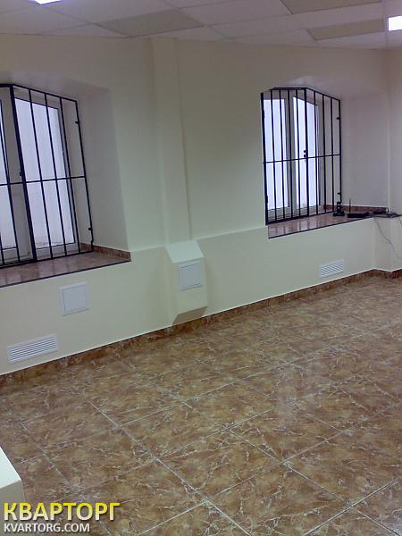 Rent out shop. Киев, метро  Льва Толстого — photo 1