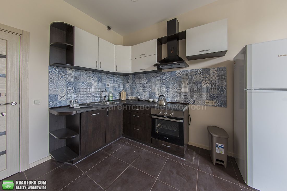 Rent out 2-room apartment. Киев,  Саперное поле — photo 5