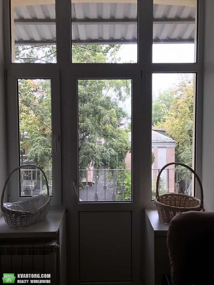 Rent out 3-room apartment. Киев,  Лютеранская — photo 7
