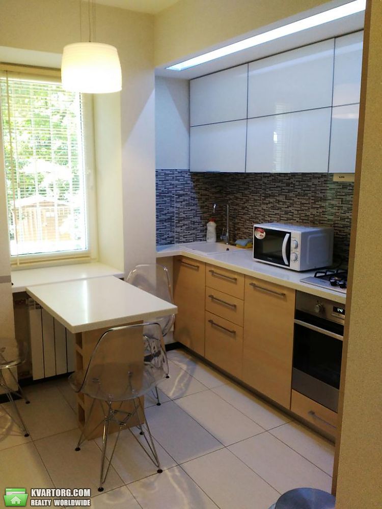 Rent out 2-room apartment. Киев,  Лысенко — photo 4