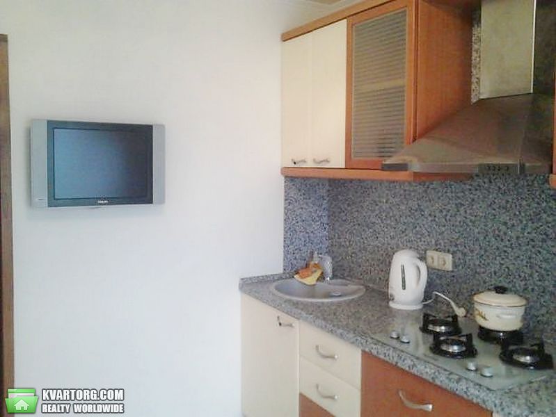 Rent out 1-room apartment. Киев,  Фучика — photo 2