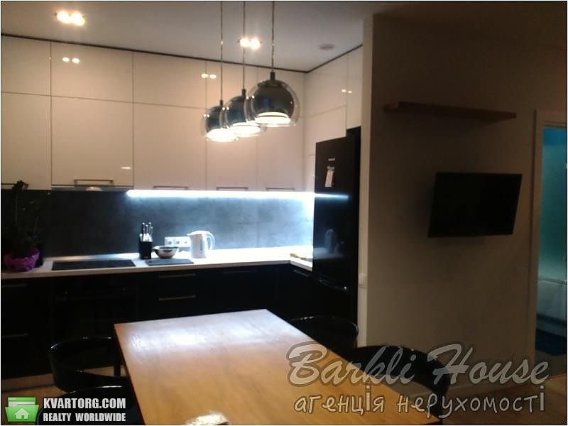 Rent out 2-room apartment. Киев,  Ямская — photo 1