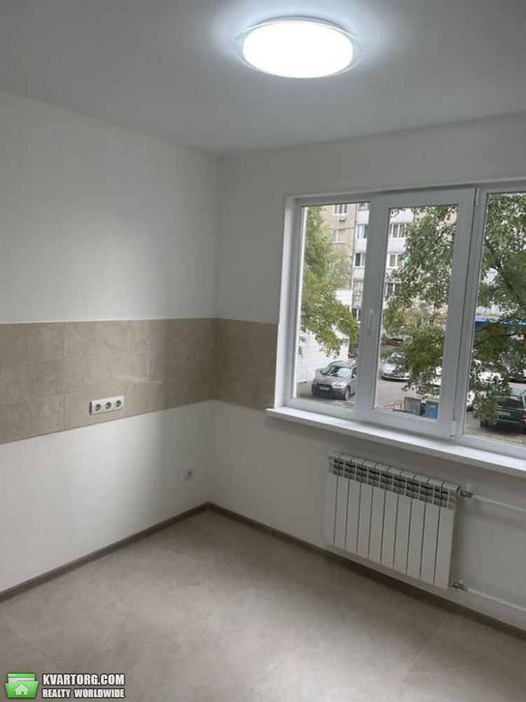 Sell 2-room apartment. Киев,  Радужная — photo 1