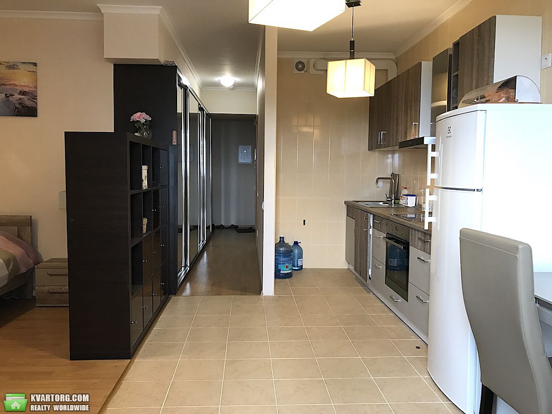 продам 1-комнатную квартиру. Киев,   Комарова - фото 2