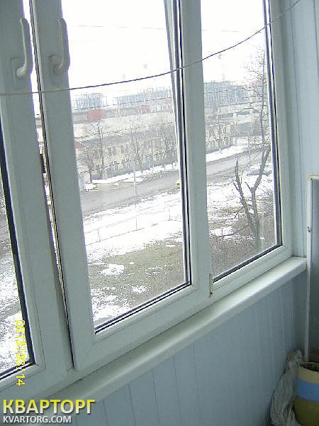 Rent out 2-room apartment. Киев,  Каунасская — photo 1