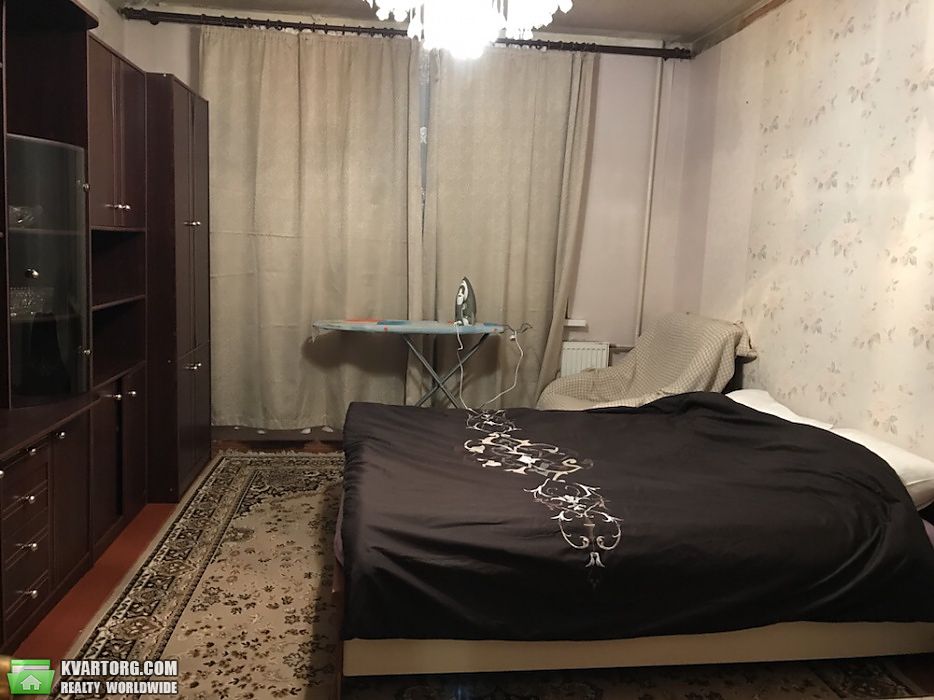 Sell 3-room apartment. Киев,  Свободы пр — photo 1