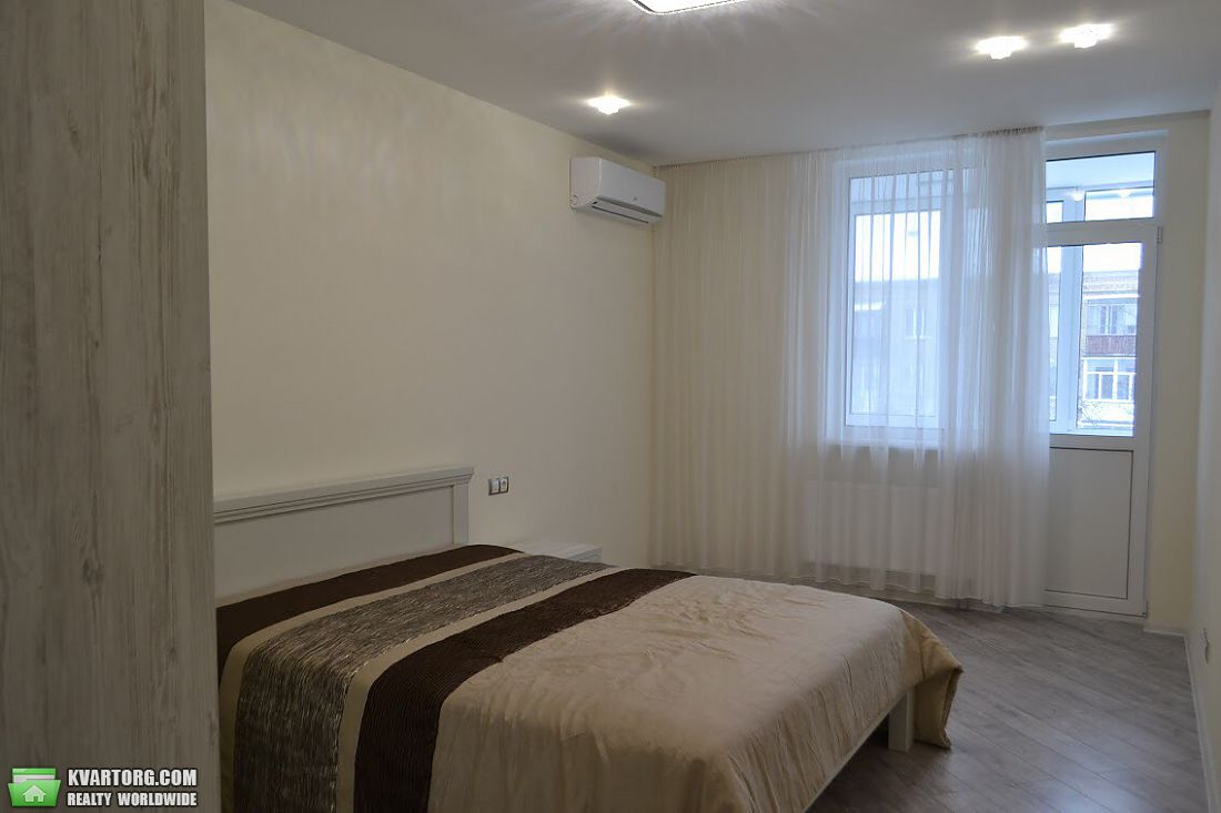 Rent out 3-room apartment. Киев,  Ломоносова — photo 8
