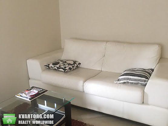 Rent out 3-room apartment. Киев,  Клиническая — photo 1
