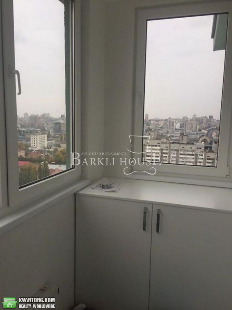 Rent out 2-room apartment. Киев,  Богдановская — photo 8