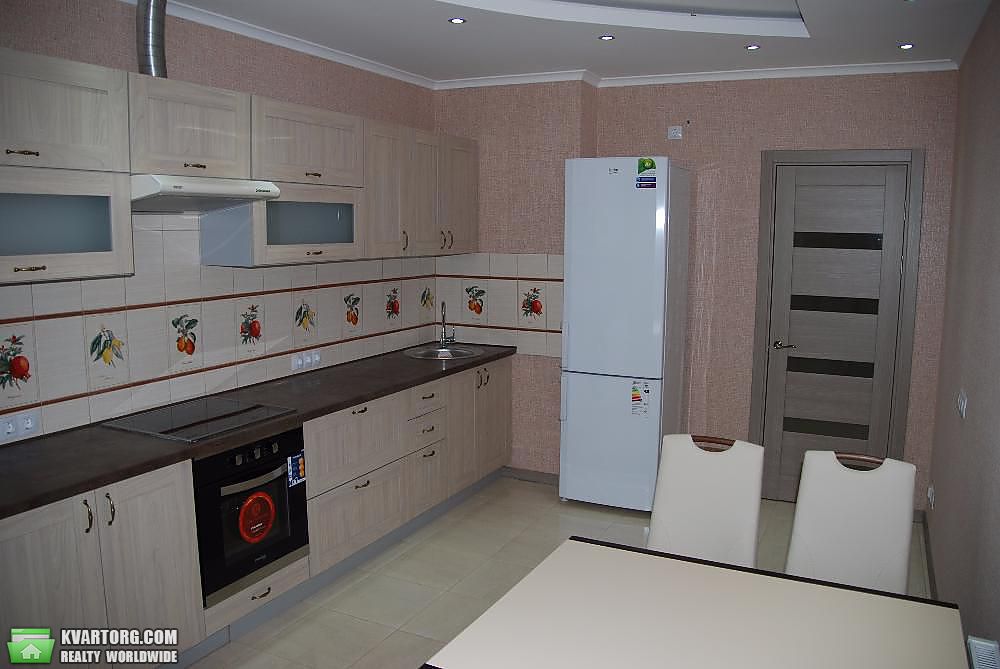 Rent out 2-room apartment. Киев,  Феодосийская — photo 3