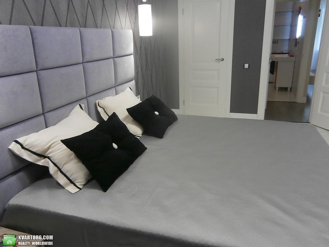 Rent out 3-room apartment. Киев,  Барбюса — photo 2