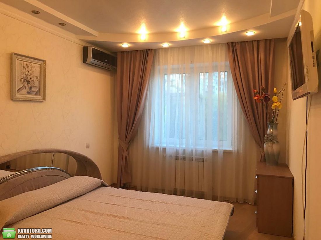 Rent out 3-room apartment. Киев,  Забилы — photo 4