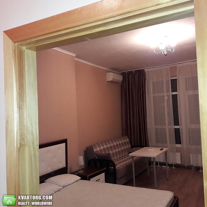 Rent out 1-room apartment. Киев,  Кловский спуск — photo 3