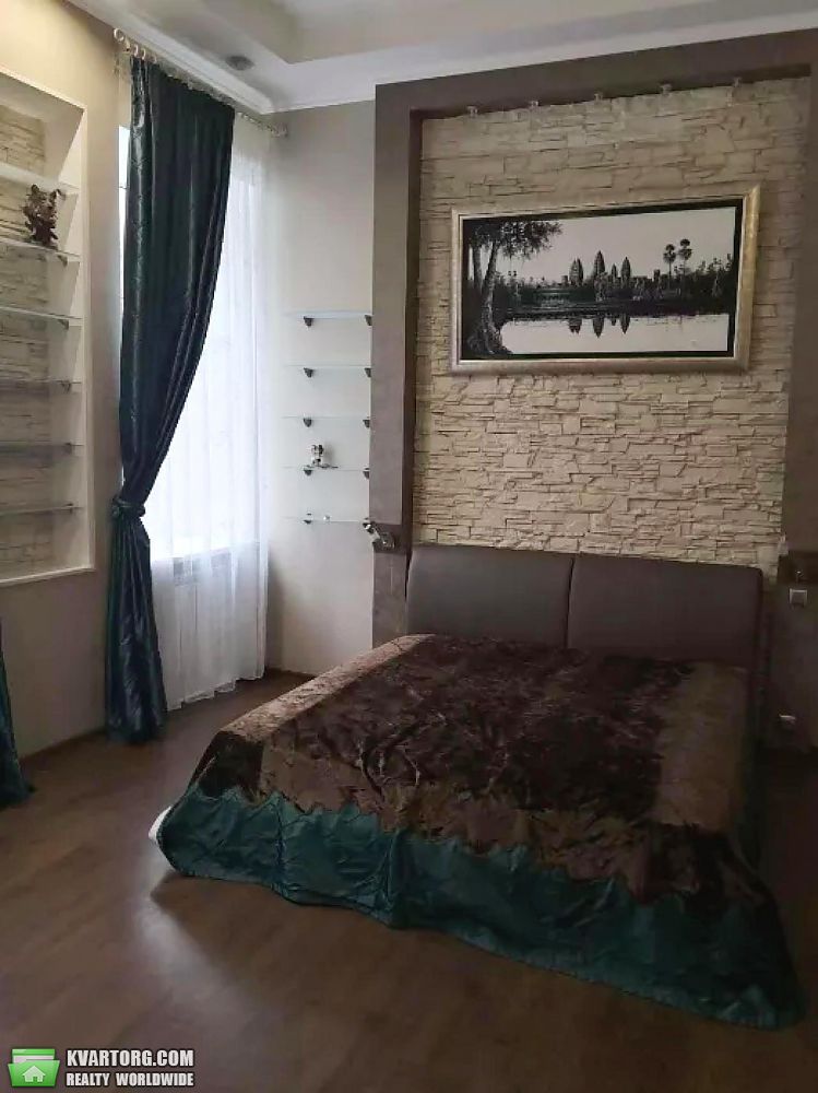 Rent out 2-room apartment. Киев,  Чапаева — photo 4
