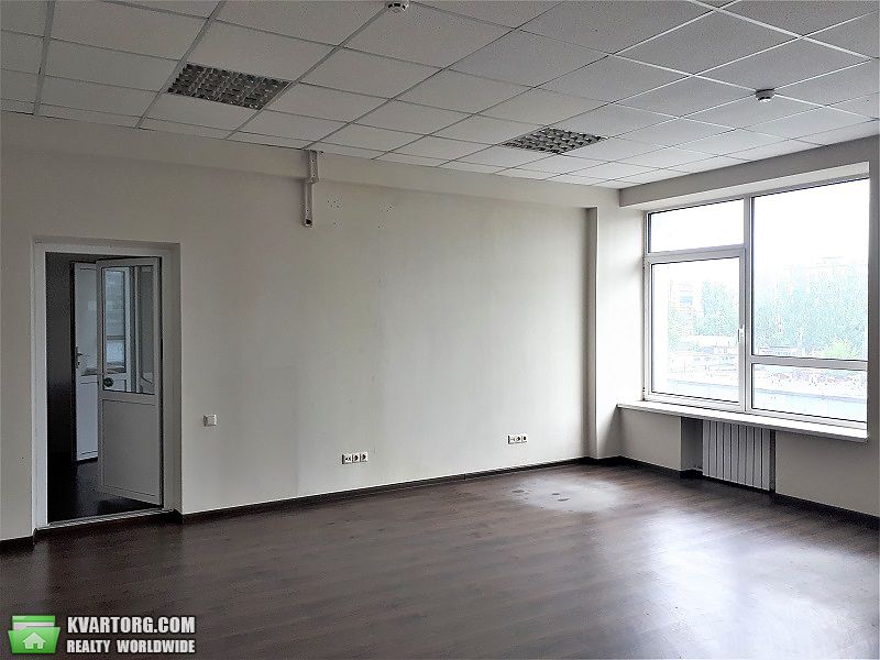 Rent out office. Киев, Соборности — photo 4