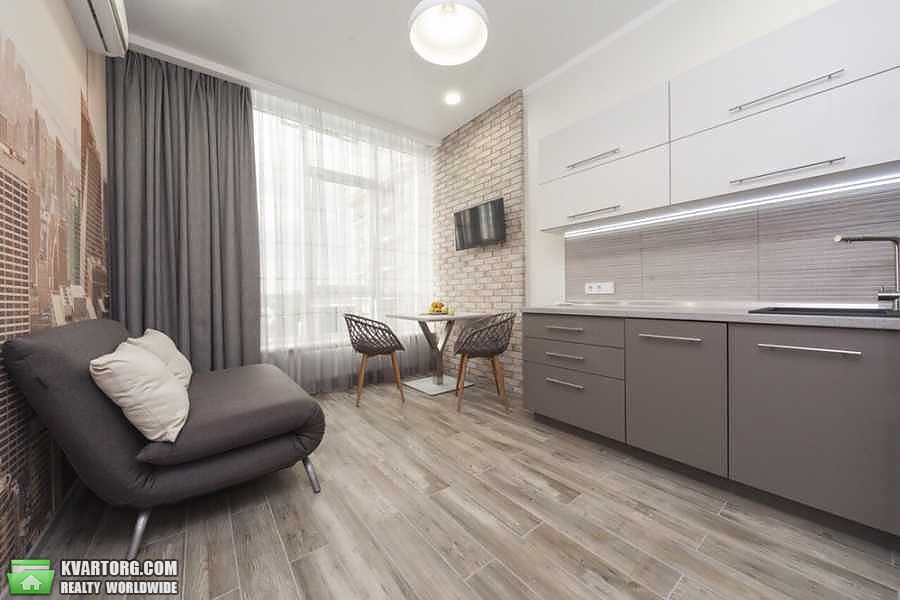 Rent out 1-room apartment. Киев,  Демиевская — photo 2