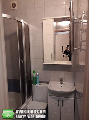 Rent out 2-room apartment. Киев,  Григоровича-Барского — photo 2