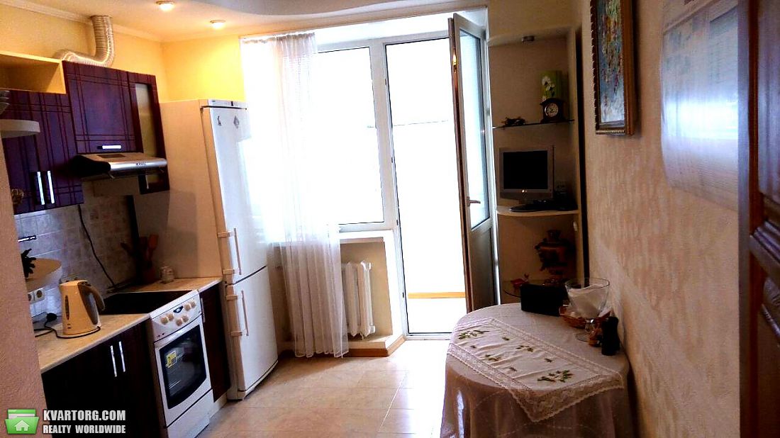 Rent out 2-room apartment. Киев,  Автозаводская — photo 2