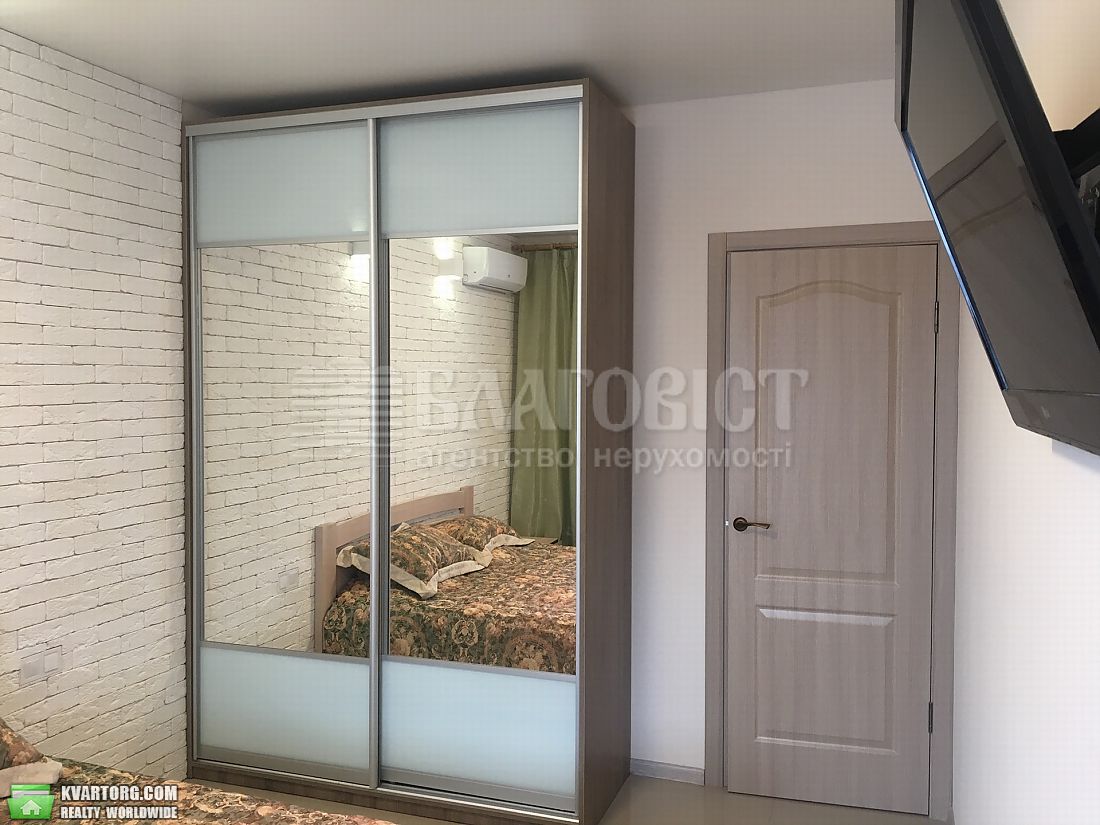Rent out 2-room apartment. Киев,  Верхняя — photo 8
