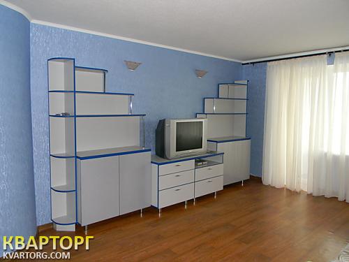 Rent out 3-room apartment. Киев,  Бажана — photo 8