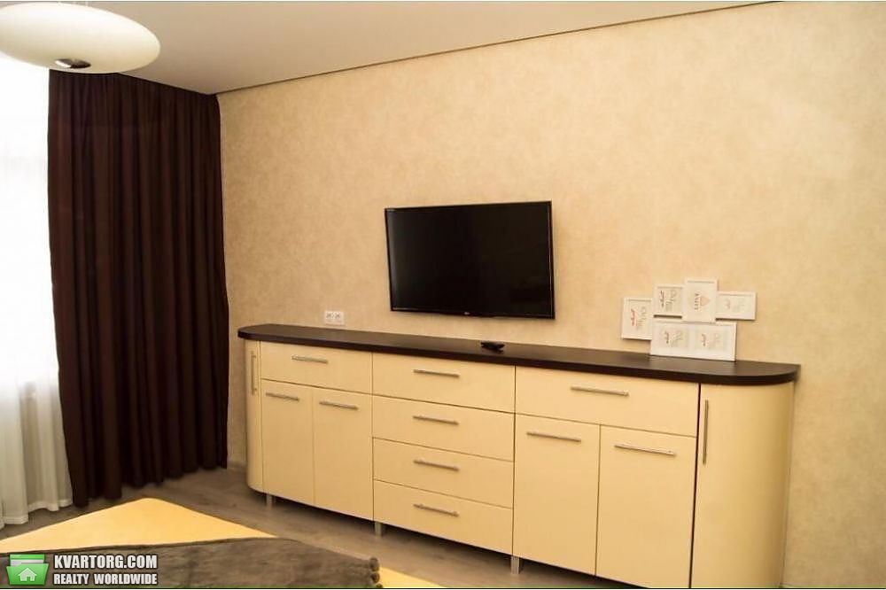 Rent out 2-room apartment. Киев, Сикорского ул. — photo 4