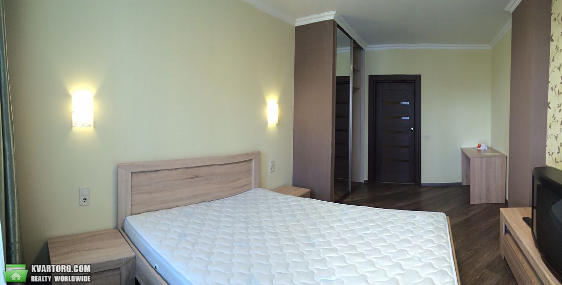 Rent out 2-room apartment. Киев,  Урловская — photo 3