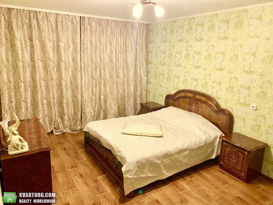 Rent out 2-room apartment. Киев,  Сергея Данченко — photo 3
