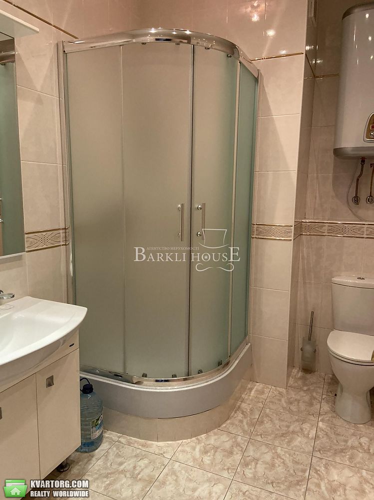 Rent out 3-room apartment. Киев,  Мельникова — photo 7