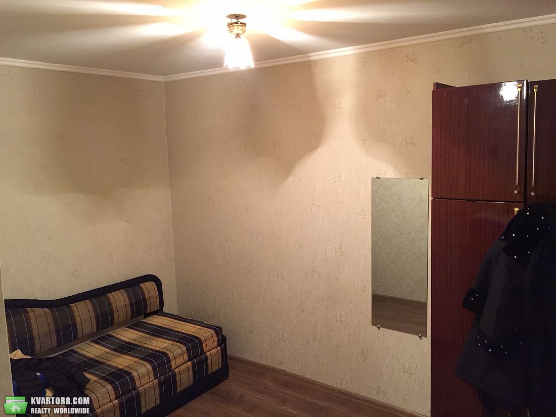 Rent out 1-room apartment. Киев, Жовтневая — photo 3