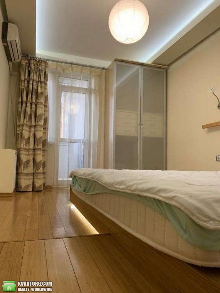 Rent out 3-room apartment. Киев,  Паньковская — photo 5