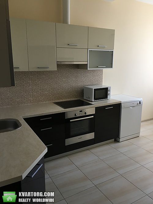 Rent out 3-room apartment. Киев,  Лабораторный пер — photo 9