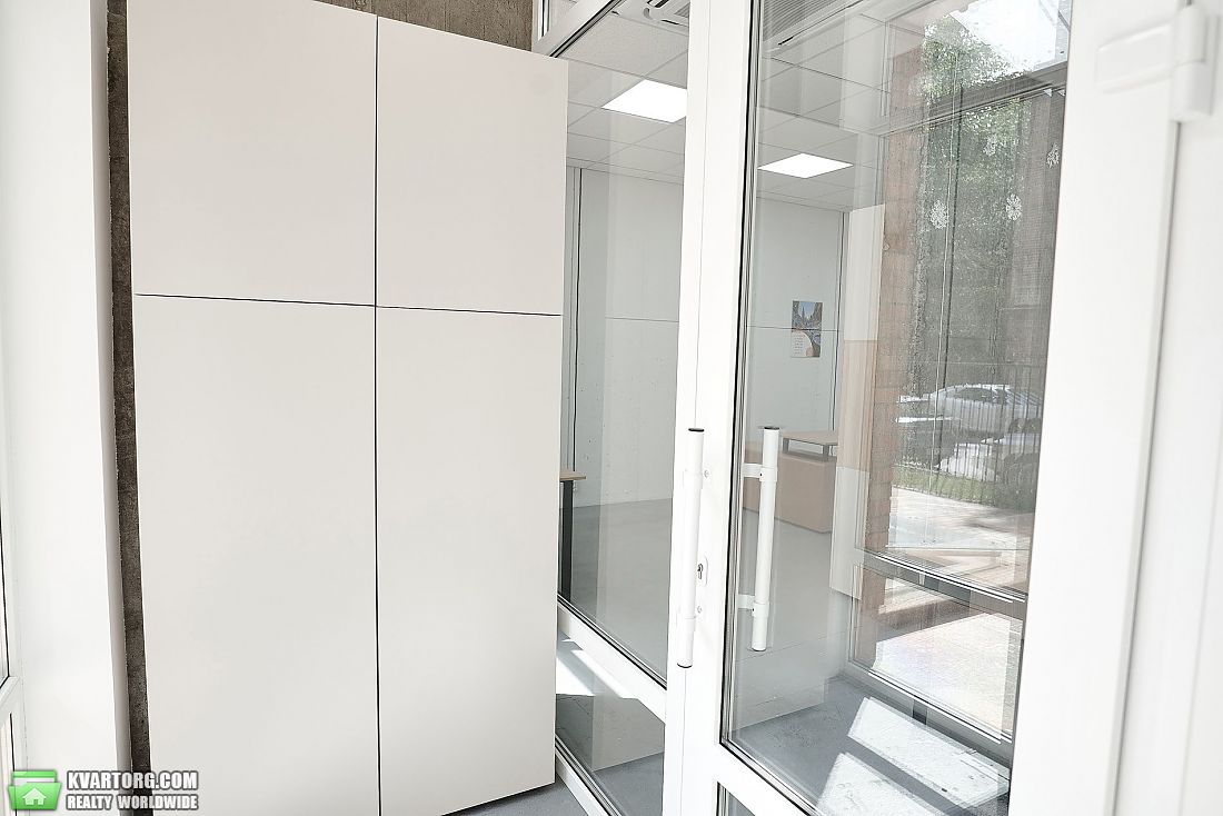 Rent out office. Киев, Соломенская — photo 9