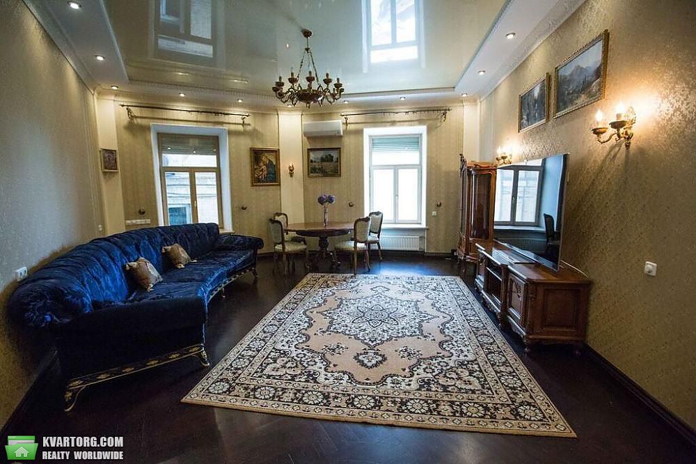 Rent out 4-room apartment. Киев,  Андреевский спуск — photo 1