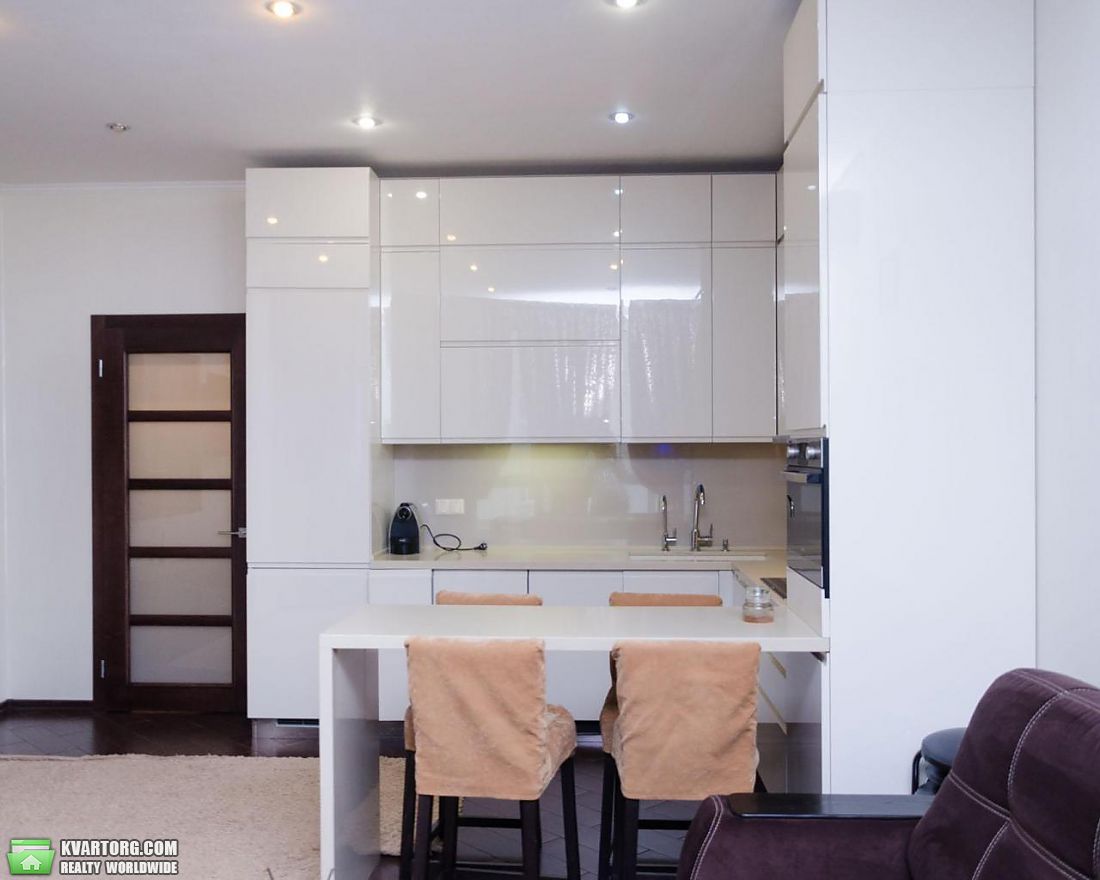 Rent out 3-room apartment. Киев,  Дружбы Народов бул — photo 3
