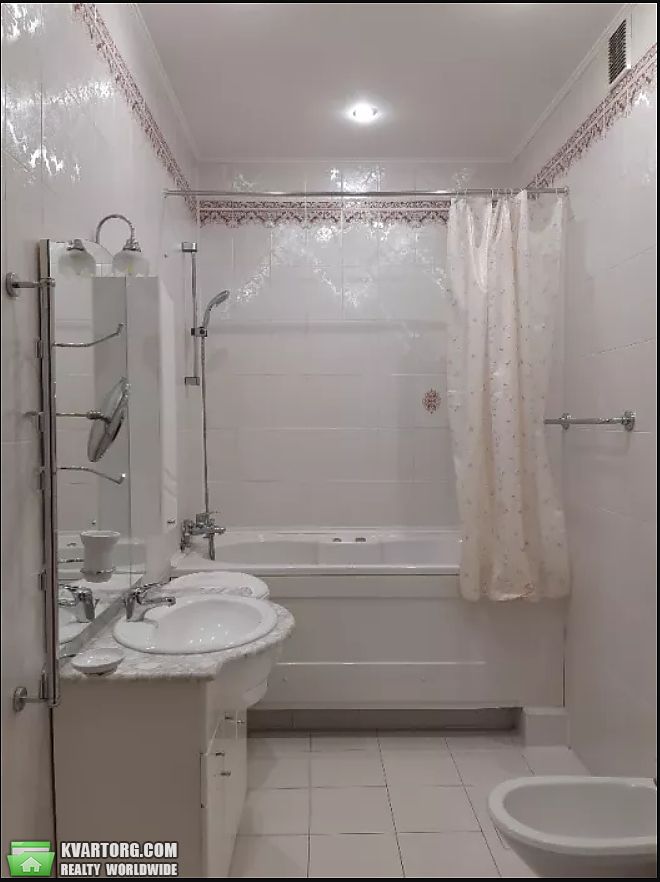 Rent out 4-room apartment. Киев,  Курская — photo 7