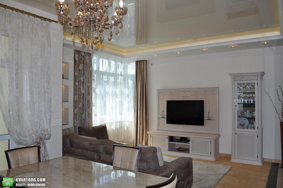 Rent out 2-room apartment. Киев,  Соломенская — photo 5