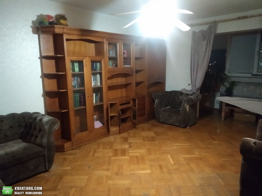 Rent out 2-room apartment. Киев,  Бажана — photo 3