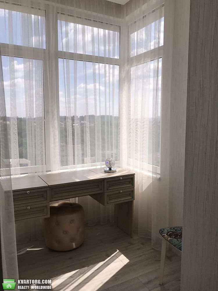 Rent out 3-room apartment. Киев, Драгомирова ул. — photo 7