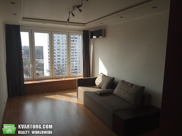 Rent out 1-room apartment. Киев,  Салютная — photo 2