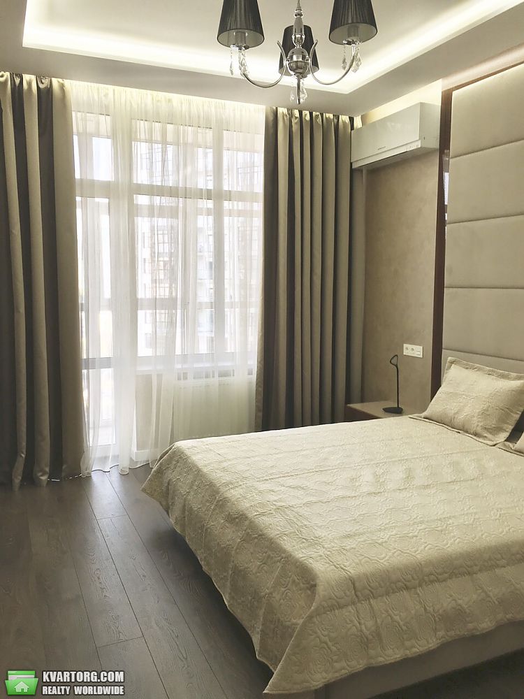 Rent out 2-room apartment. Киев,  Драгомирова — photo 4