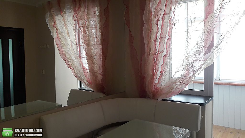 Rent out 3-room apartment. Киев,  Леси Украинки бул — photo 5