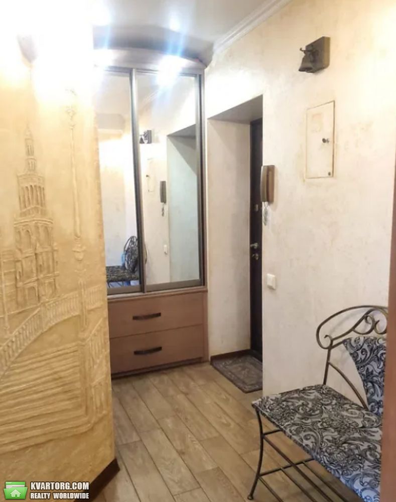 Rent out 2-room apartment. Киев,  Большая Васильковская — photo 1