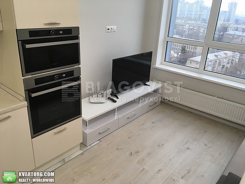 Rent out 1-room apartment. Киев, Маккейна Джона — photo 1