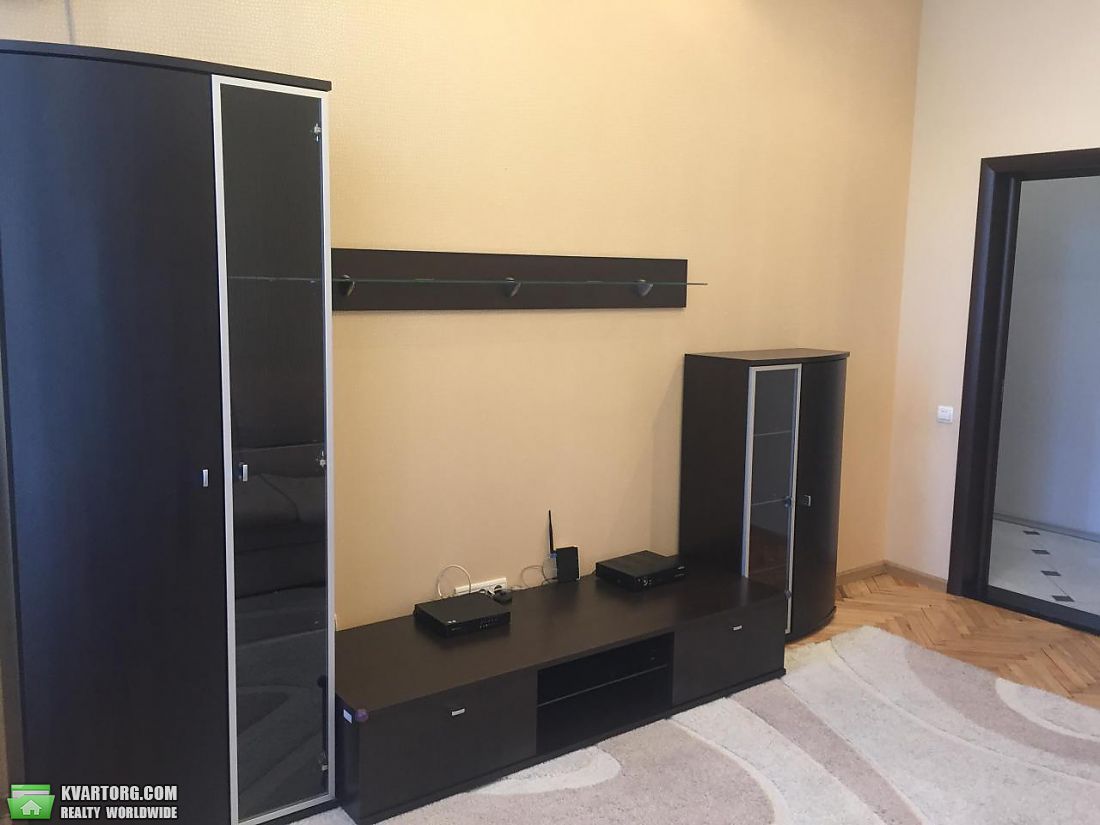 Rent out 2-room apartment. Киев,  Андреевская — photo 3