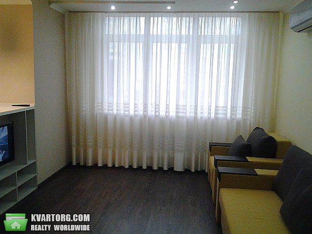 Rent out 1-room apartment. Киев,  Бажана — photo 2