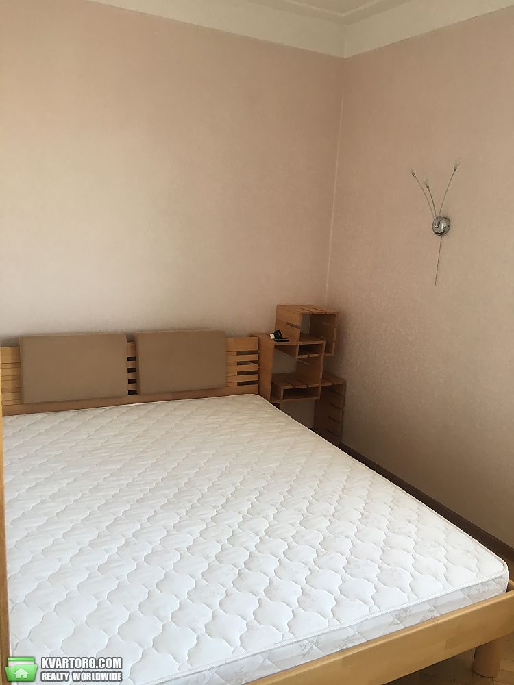 Rent out 2-room apartment. Киев,  Большая Васильковская — photo 2